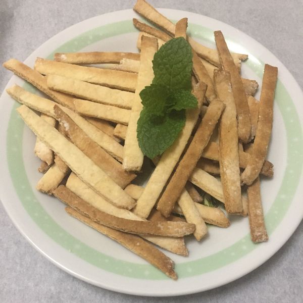 【親子料理】脆脆原味餅乾棒：Carrie Wang 一起做