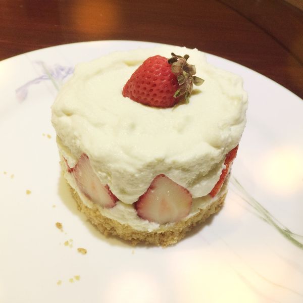 【免烤箱】特濃草莓生乳酪蛋糕：Sandra 一起做