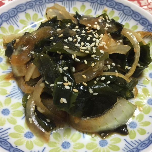 夏日涼拌小菜!香辣洋蔥海帶芽:Annie Wang 一起做