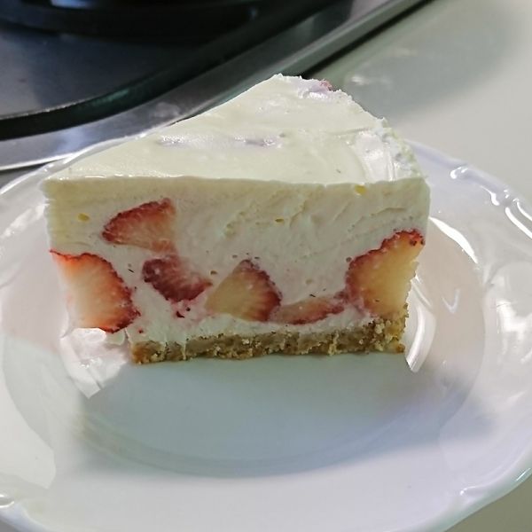 【免烤箱】特濃草莓生乳酪蛋糕 : Jolin Chou一起做