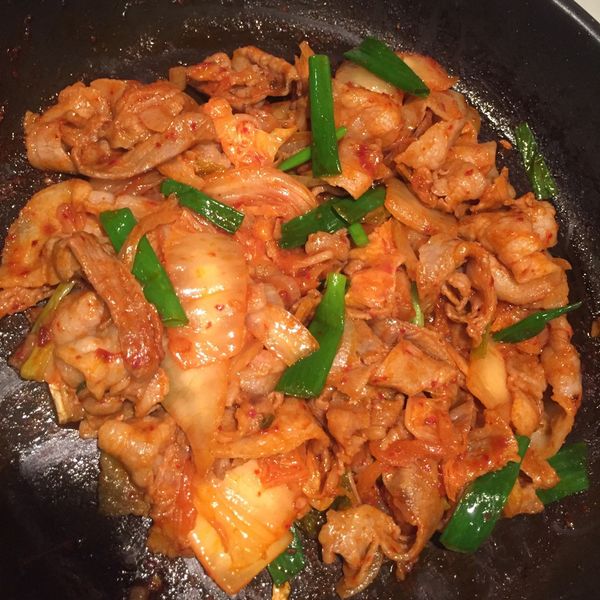 泡菜炒豬肉_10分鐘零廚藝【穀盛壽喜燒】：Chuchu Zeng 一起做