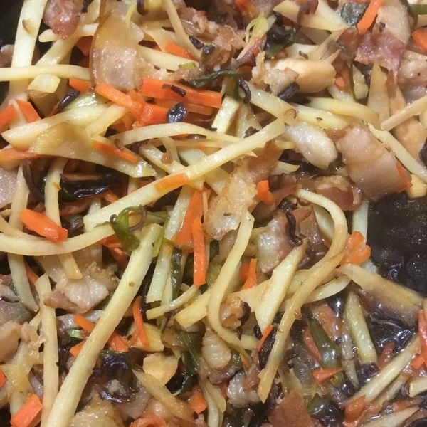 臘肉炒土豆絲 : Yu Yu Mi一起做