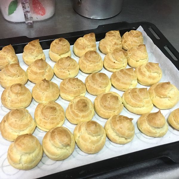 簡易鮮奶油泡芙 : 小佩一起做