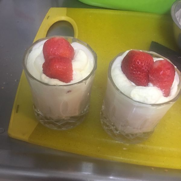 草莓慕斯（簡易版附詳細圖文） : 黃于恩一起做