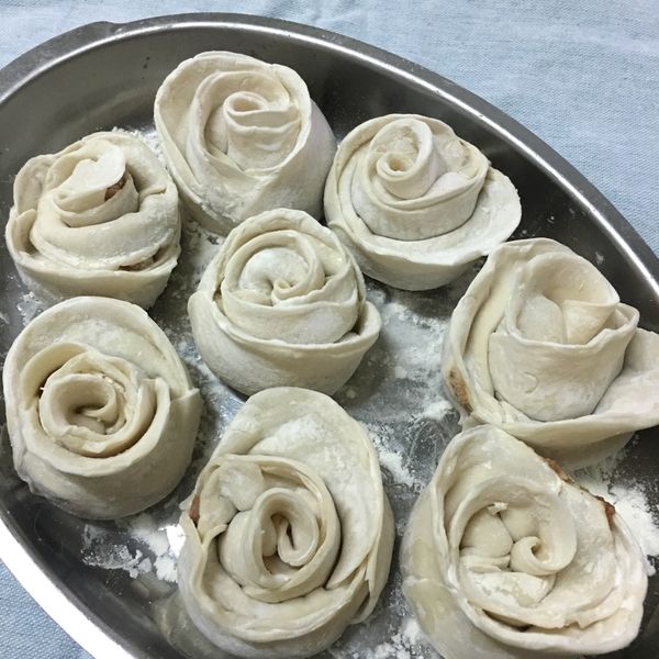 玫瑰花煎餃：Kelly  Su 一起做