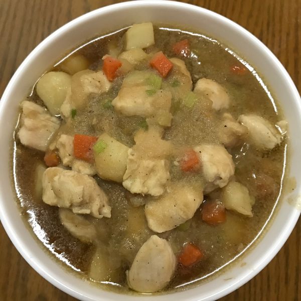 馬鈴薯燉雞肉 : 饅頭杉菜一起做