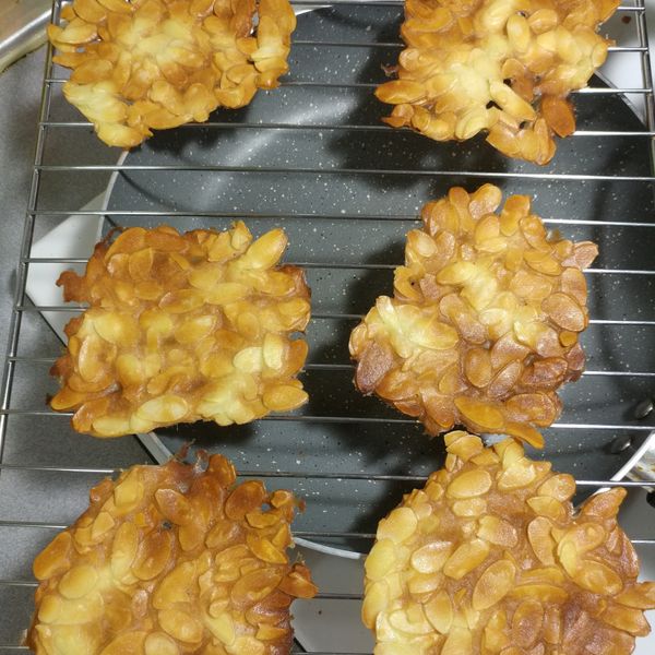 【寶寶食譜】杏仁瓦片：Sara 一起做