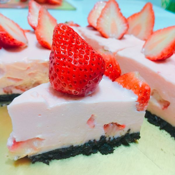 【免烤箱】特濃草莓生乳酪蛋糕 : 李宜庭一起做