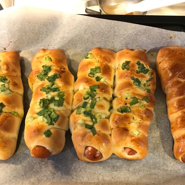 熱狗蔥花麵包：闞秋萍 一起做