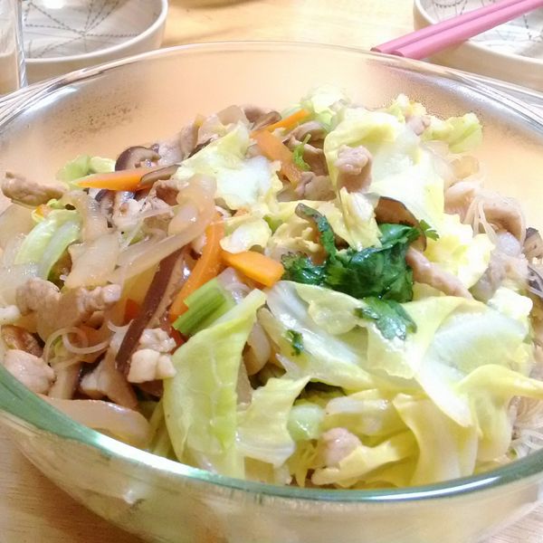 古早味炒米粉：みやび 渡辺 一起做