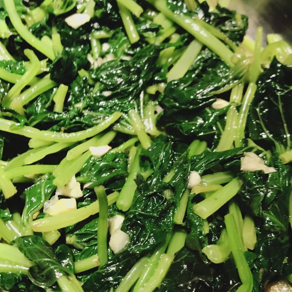 蒜香地瓜葉 : 啾啾喬一起做