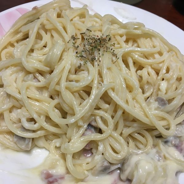 白醬蘑菇培根義大利麵 : Niki Yehʕ •ᴥ•ʔ一起做