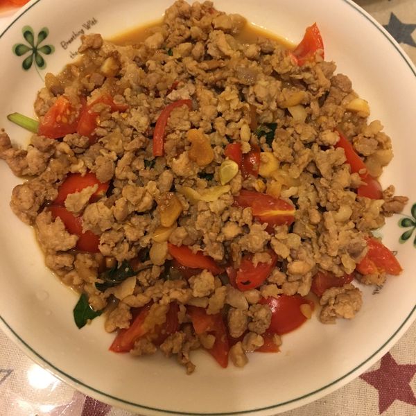 餐桌上的人妻料理*泰式改良打拋豬。:Ariel Chen 一起做