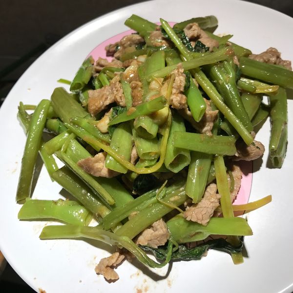 沙茶空心菜炒肉絲-大火快炒家常菜：啾啾喬 一起做