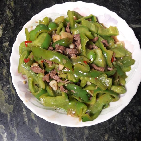 青椒炒牛肉 : 柯嘉玲一起做