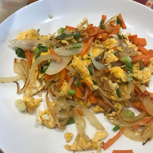 洋蔥炒蛋 : pipi一起做