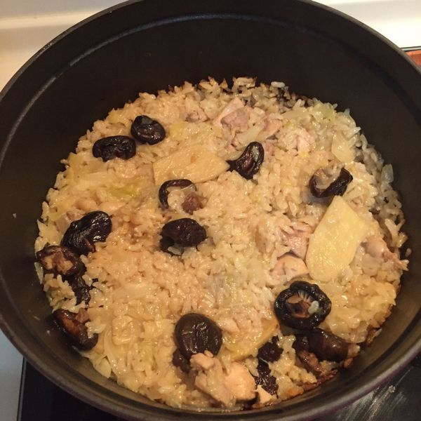 一鍋到底之香菇雞燉飯(鑄鐵鍋料理)：yachen 一起做