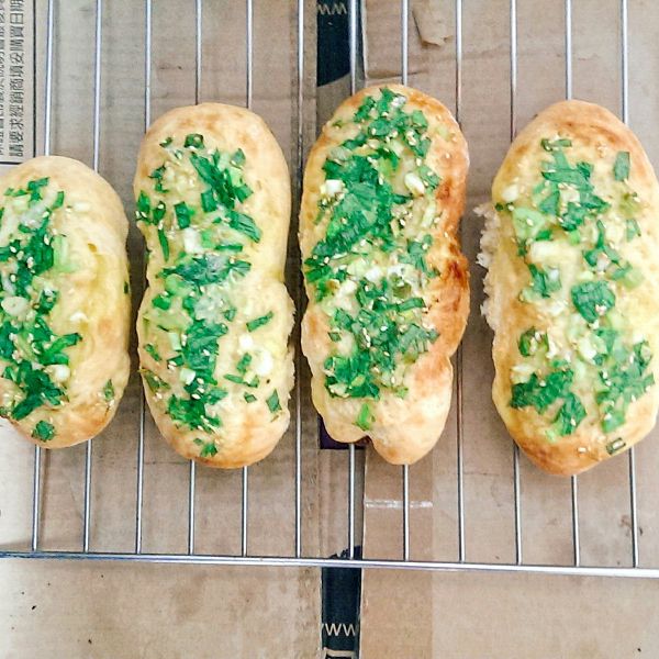 蔥花麵包-很多蔥的蒼阿胖：賴淑芬 一起做