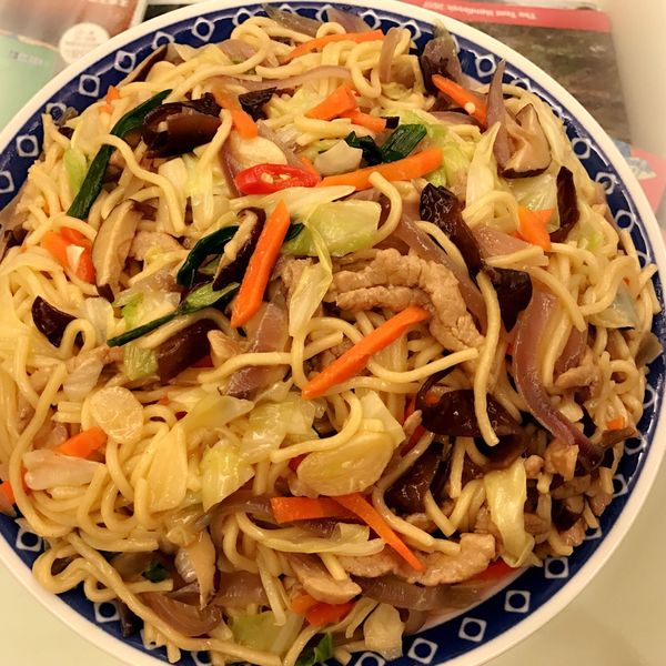 肉絲炒麵(台式) - {家常經典} : Natalie Chang一起做