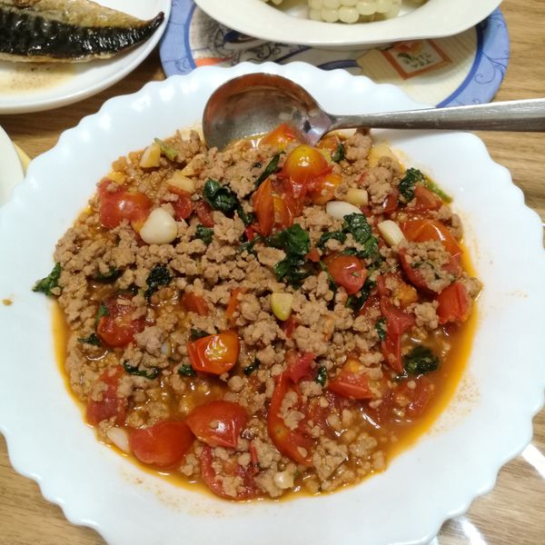 餐桌上的人妻料理*泰式改良打拋豬。 : 雅婷吳一起做