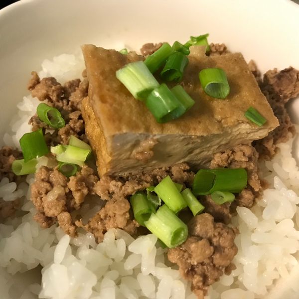 一鍋到底～肉香油豆腐 : 洪育成一起做
