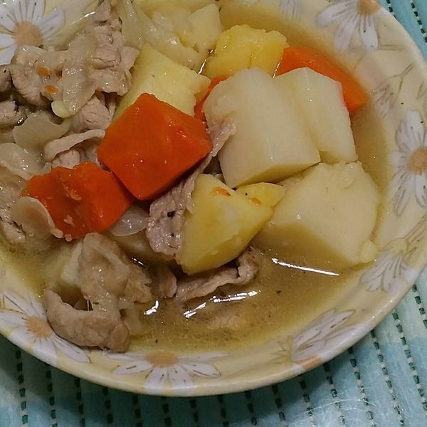 馬鈴薯燉肉作法。暖呼呼的療癒系料理! : Mei Hüi Lee一起做