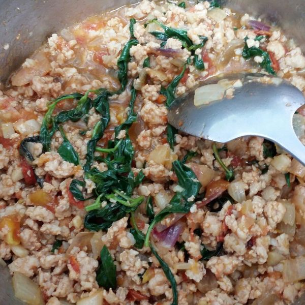 【快速】泰式打拋豬：娃娃 一起做