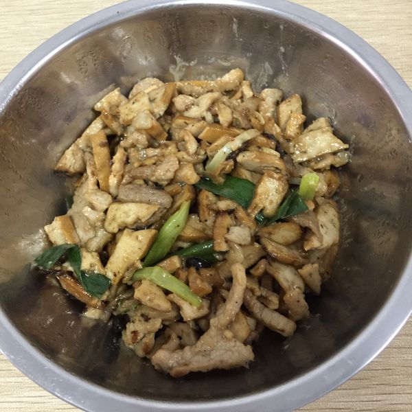 豆乾炒肉絲：Jialing Chen 一起做