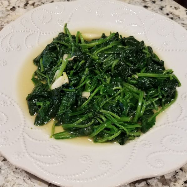 蒜炒菠菜 少油無澀味喔👍🏻 : JeanaTu一起做