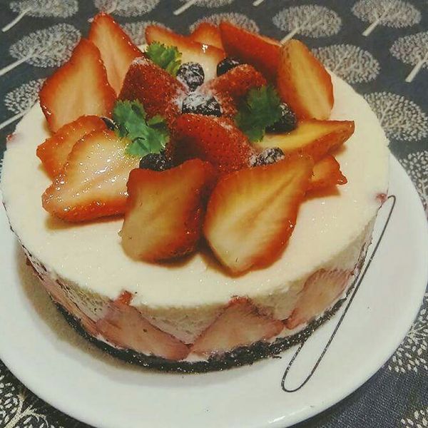 【免烤箱】特濃草莓生乳酪蛋糕 : joyce一起做