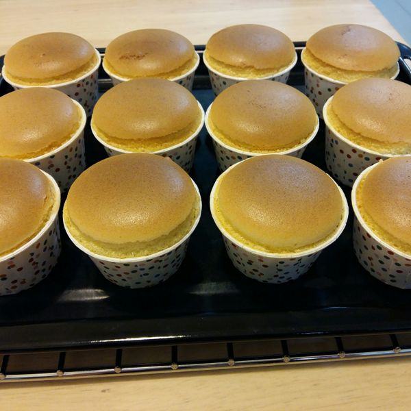 檸檬小杯子蛋糕～不會消風烤法 : 丹一起做