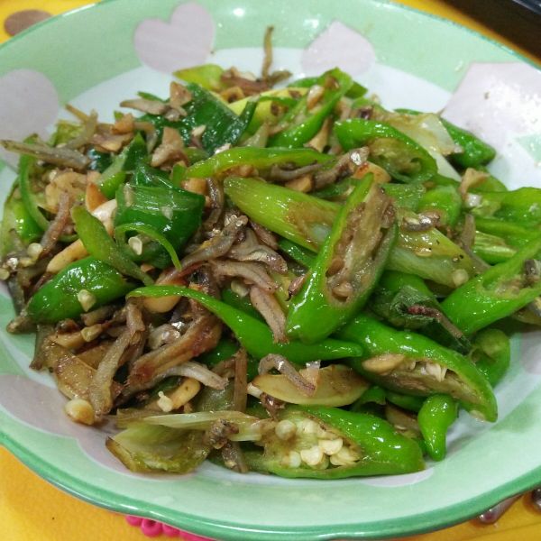 糯米椒炒小魚 : 方思婷一起做