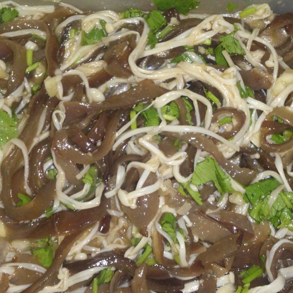 涼拌木耳金針菇：許筱蓁 一起做