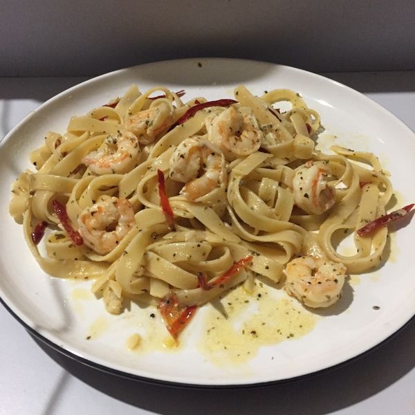 義式白酒蒜味蝦義大利麵：Yi-Lun Hung 一起做