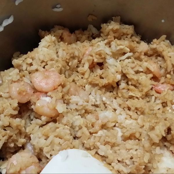 蝦仁蛋炒飯(家常菜)：Cindy🐰兔寶 一起做