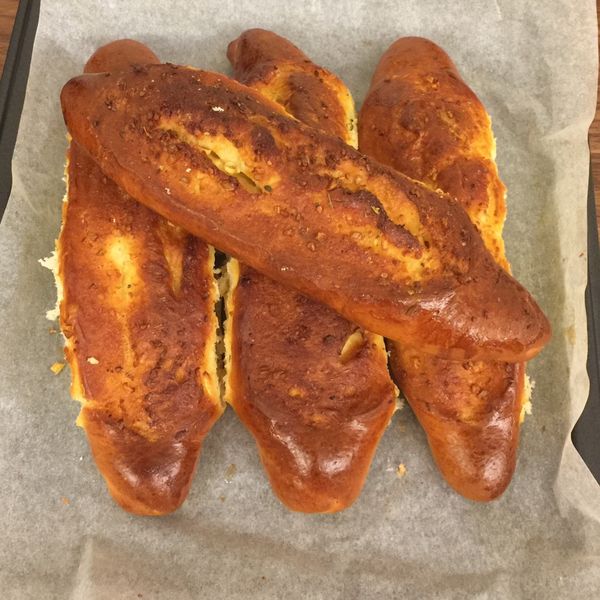 奶油香蒜麵包
簡易。家常烘焙。早餐 : YenPing Chen一起做