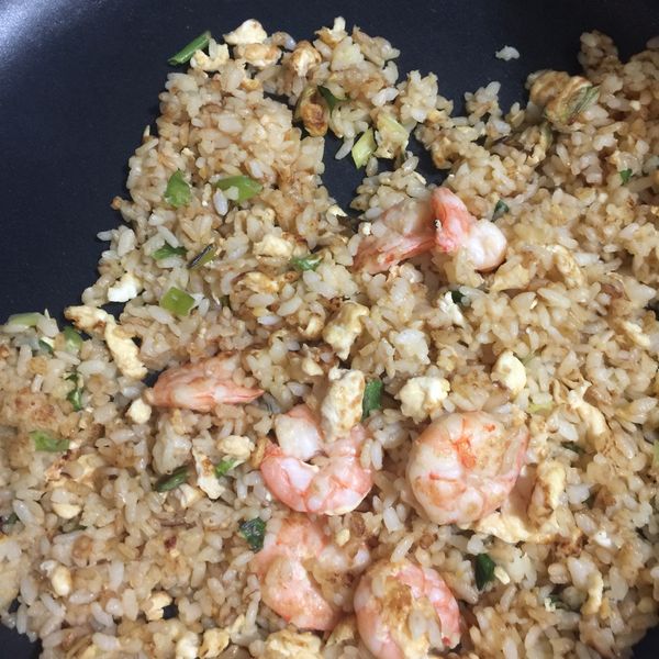 蝦仁蛋炒飯 : 何宥婕一起做