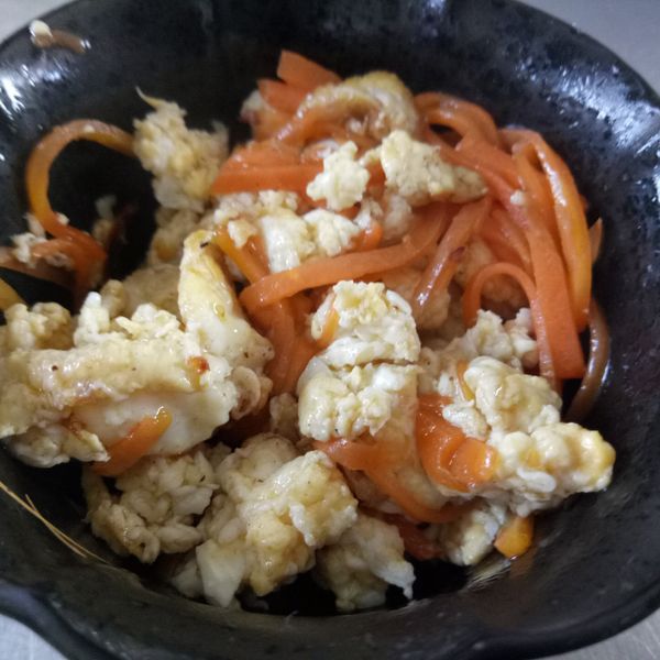 胡蘿蔔炒蛋~家常菜料理 : 乙227陳柔亦一起做