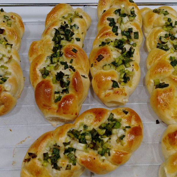 蔥花麵包-很多蔥的蒼阿胖：Hy Kuan 一起做