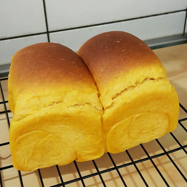 南瓜吐司麵包：小白貓 一起做