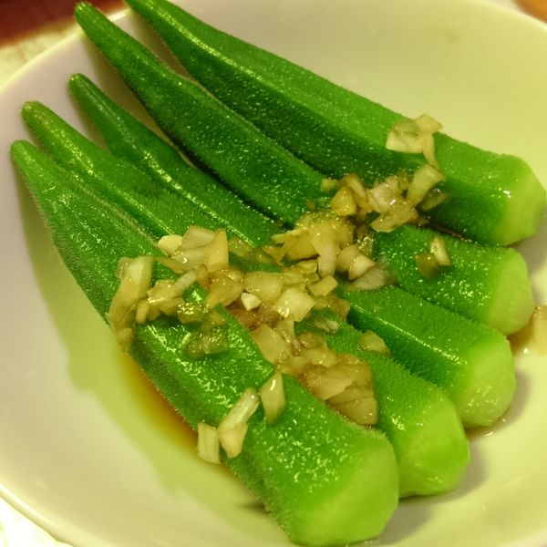 洋蔥涼拌秋葵【淬釀全菜單挑戰賽】：胡瀞文 一起做