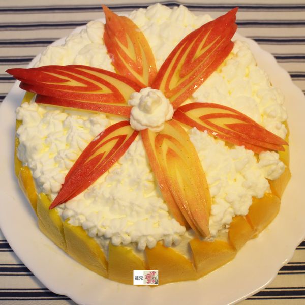 陸蓮兒一起做了芒果鮮奶油蛋糕