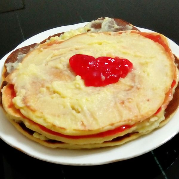 辛一起做了草莓淋醬鬆餅(自製鬆餅粉)