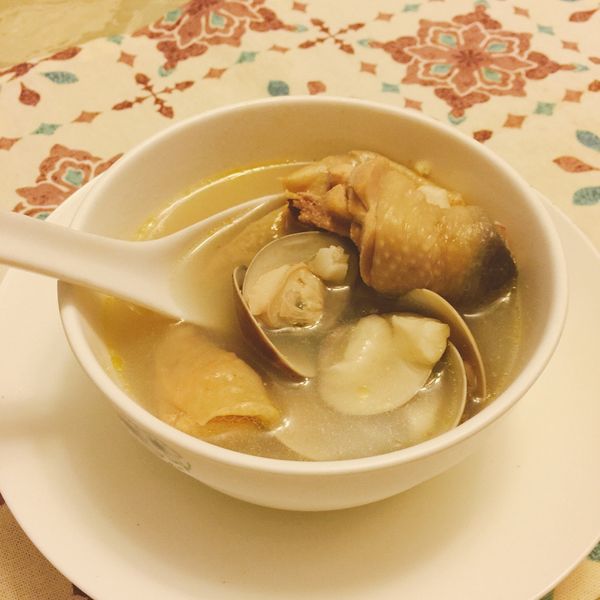 蒜頭蛤蜊雞湯：Che-Ching Lu 一起做