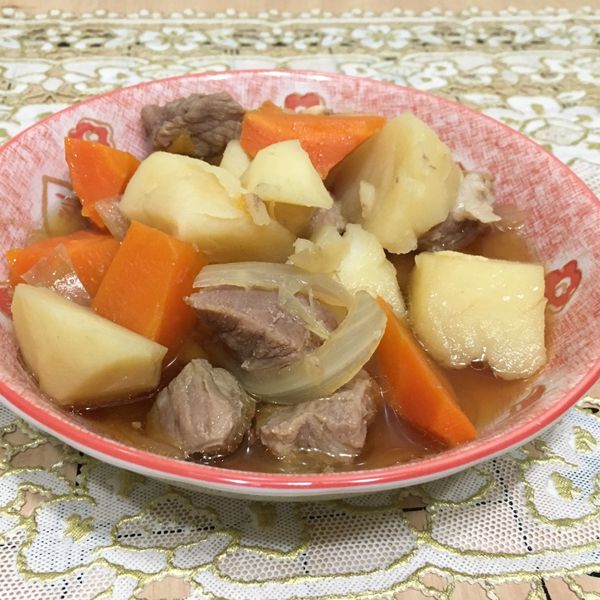 馬鈴薯燉肉(一鍋到底)：Lesley Lee 一起做