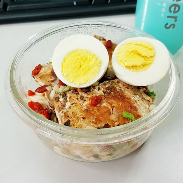 蒜香枸杞清拌麵線佐嫩煎鮭魚 : 彭多多一起做