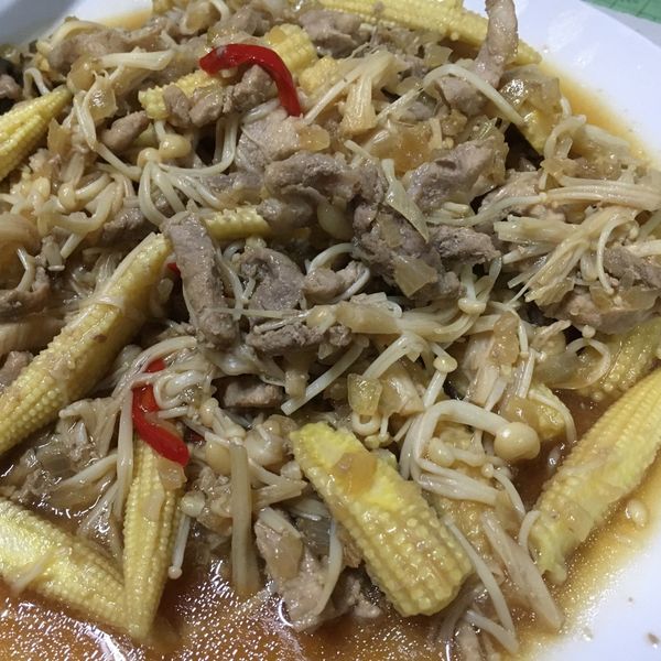 薑燒菇菇豬肉:J 一起做