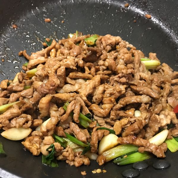 蔥爆梅花豬肉絲：Alice Li 一起做