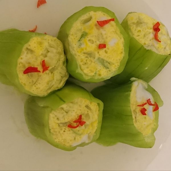 一菜二吃之絲瓜盅蒸蛋:Shayne 一起做