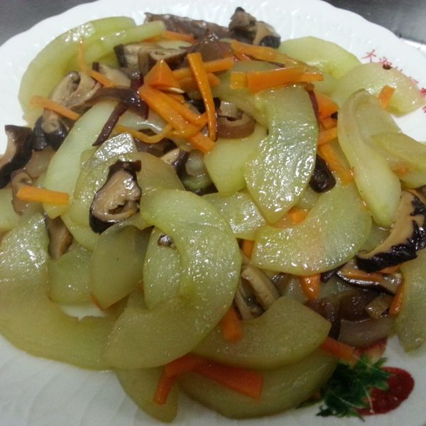 大黃瓜拌炒香菇木耳絲：MinimiYu Hsu 一起做